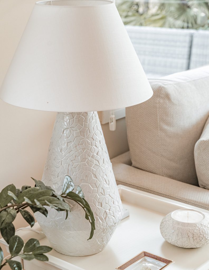 lámpara pie cerámica blanca